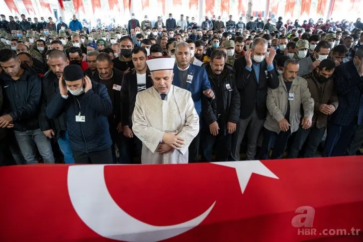 Şehit Uzman Çavuş Savaş Dinç’e son veda! Yürek yakan anlar: Babasını asker selamıyla uğurladı