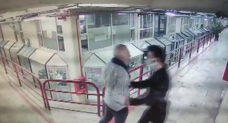 Şişli'de saldırdığı esnafı 12. kattan aşağı attı! Dehşet dolu anlar böyle kameraya yansıdı