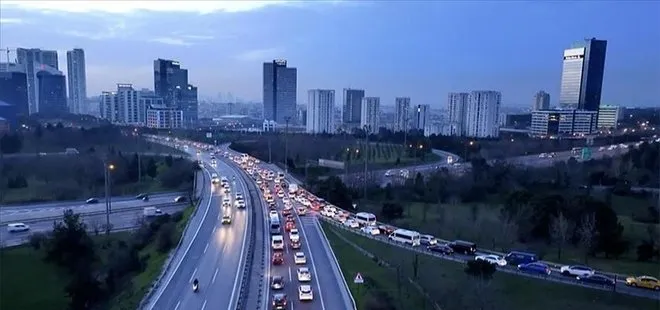 İstanbul’da trafik kilit! Yoğunluk yüzde 83’e çıktı