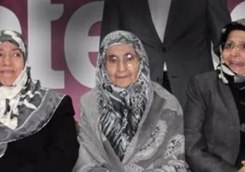 İlk başörtülü eczacı Fevziye Nuroğlu vefat etti