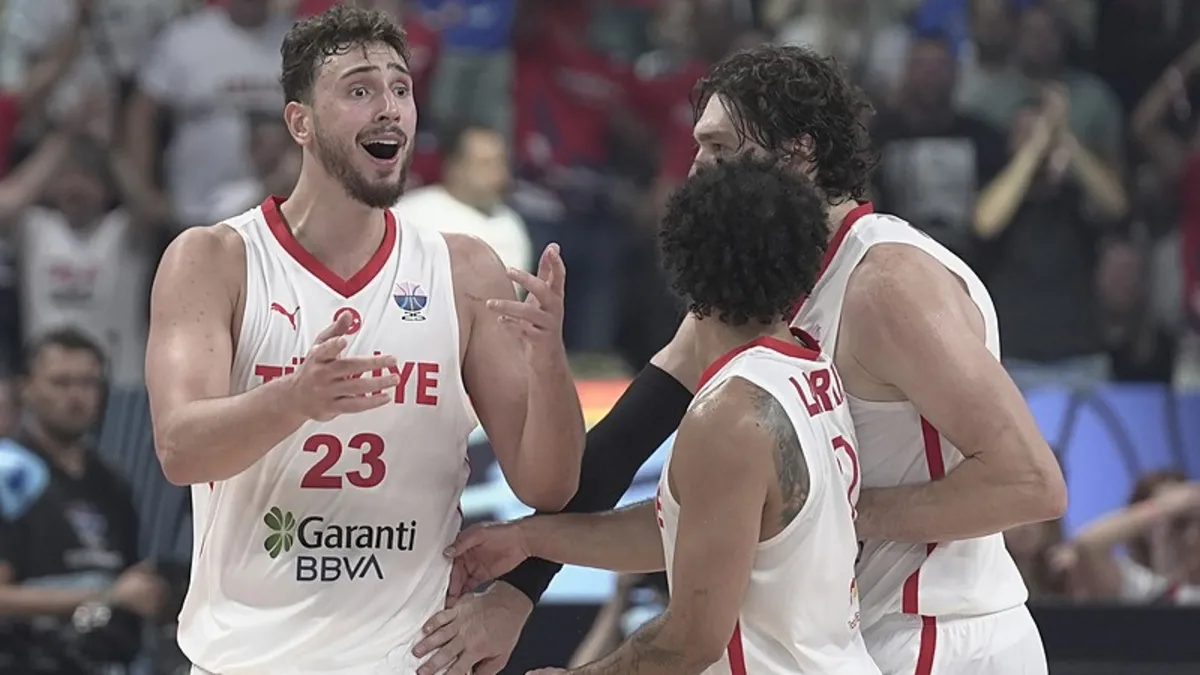 12 Dev Adam Avrupa Şampiyonası'nda son 8'de! Türkiye İsveç'i de devirdi