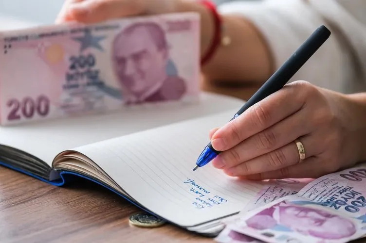 Die vierte Gehaltserhöhung für Beamte und Angehörige der 4Cs steht bevor: 61.371 Lira mehr für diejenigen, die bisher 50.000 Lira verdient haben! Wer erhält wie viel? Lehrer, Polizisten, Geistliche...