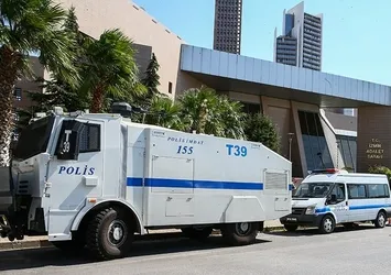 İzmir Vali Yardımcısı Mehmet Suat İlhan gözaltına alındı