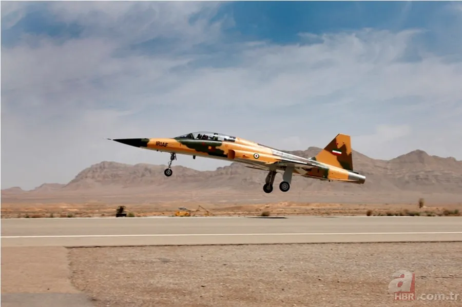 İşte İran'ın yeni savaş uçağı: "Kevser" 22