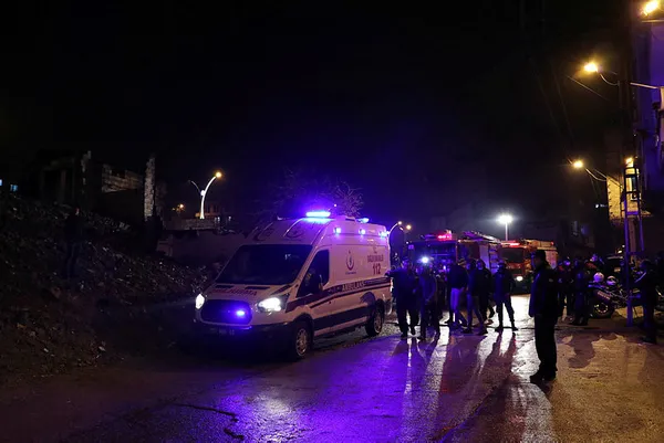 Son dakika haberi: Gaziantep'te bina çöktü: Biri ağır 4 kişi yaralandı - 6