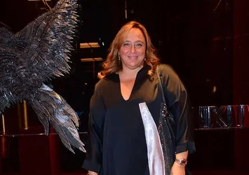 Menajer Ayşe Barım hakim karşısına çıktı! Duruşma ertelendi