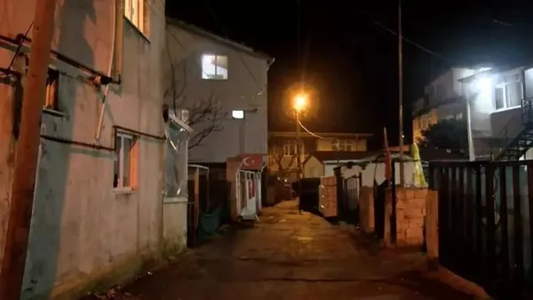 arnavutkoyde-mevlit-yemeginden-zehirlediler-onlarca-kisi-hastaneye-kaldirildi-1709505482785.jpeg Arnavutköy'de mevlit yemeğinden zehirlendiler! Onlarca kişi hastaneye kaldırıldı - 1