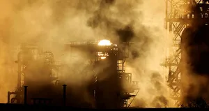 Fransa’da sokaklar savaş alanına döndü