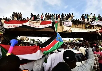 Sudan ordusundan göstericilere müdahale