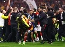 Derbide maç sonu kargaşası: İki takım birbirine girdi!