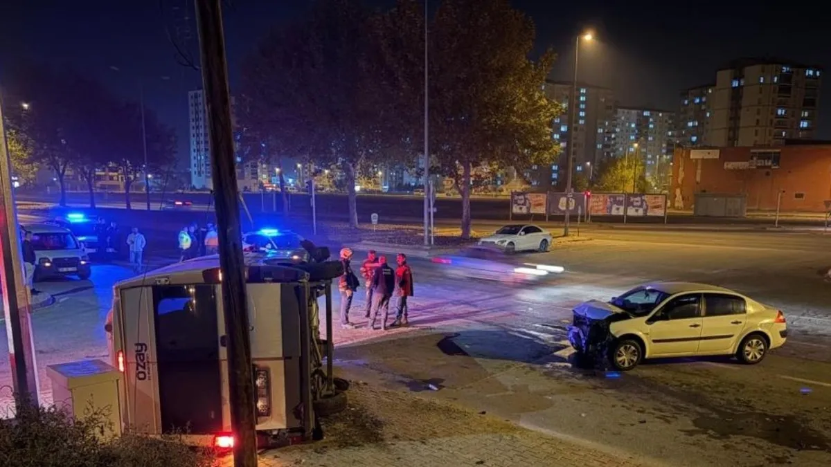 Kayseri'de servis aracında yangın! 2 yaralı