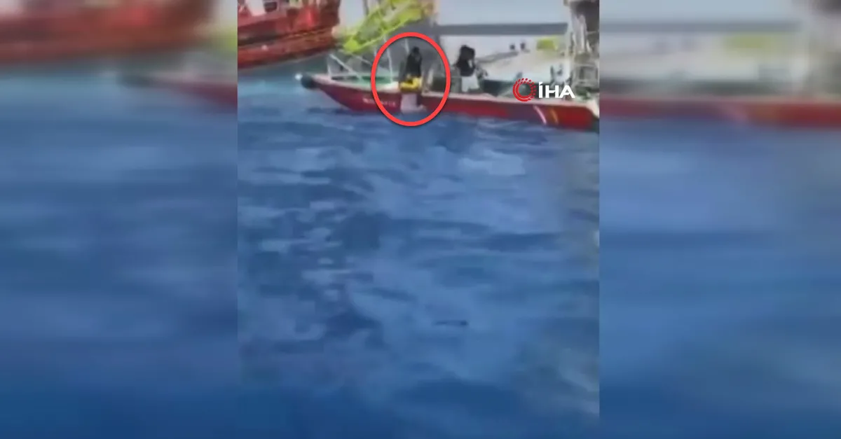 Çin'de deniz platformu yan yattı: 4 kişi kayıp