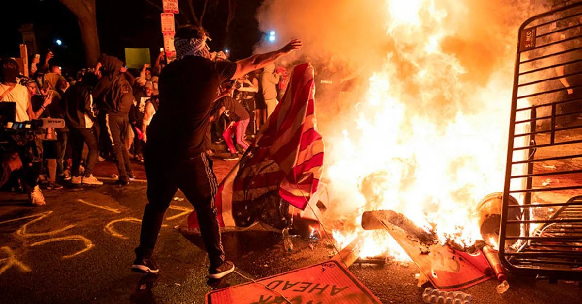 ABD'de protestocular Beyaz Saray'ı savaş alanına çevirdi | Video