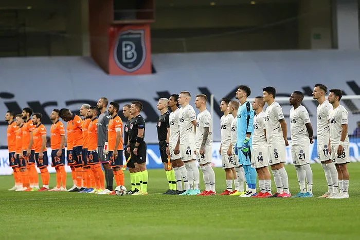 Fenerbahçe Teknik direktörü Vitor Pereira’dan Başakşehir maçı için özeleştiri: Normal şartlarda oynamış olsaydık...