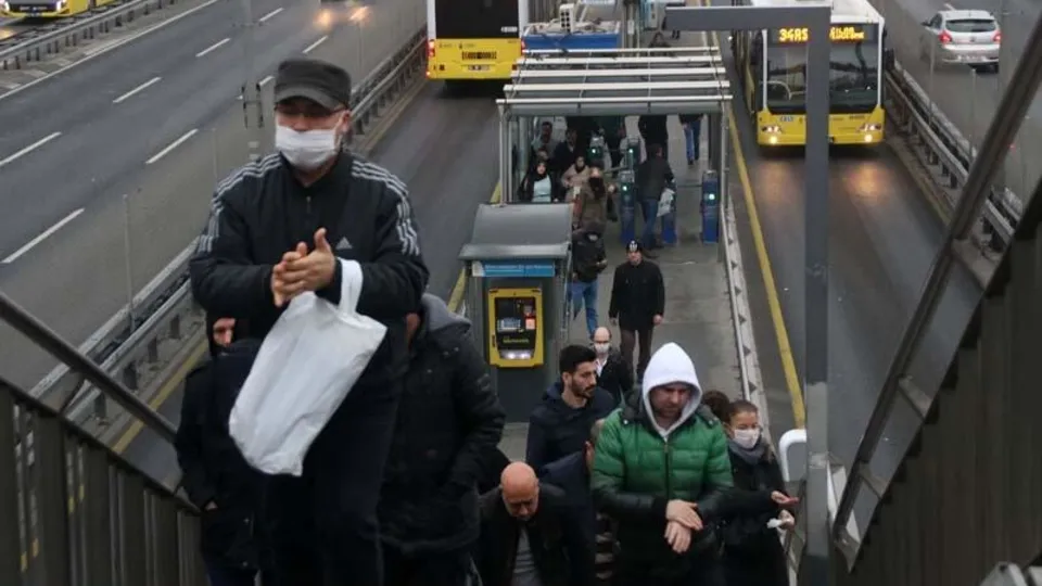 Korona sebebiyle yollar boş kaldı! Trafik yoğunluğu yüzde 10’lara düştü