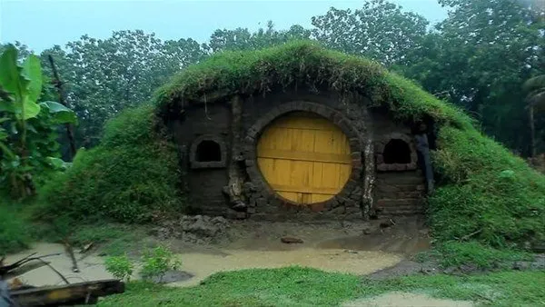 Ormanda Hobbit evi inşa etti! Milyonlar onu soluksuz izledi
