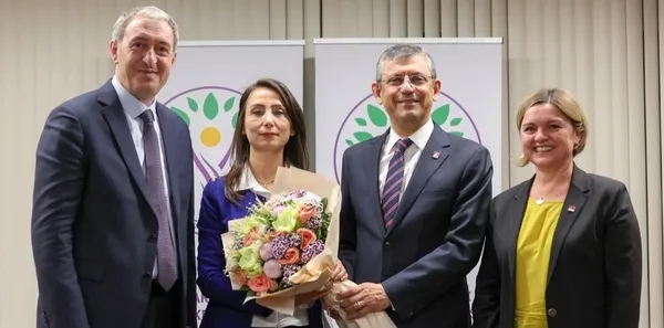 sezai-temelli-chpye-pkk-uzantisi-demin-istanbul-sartini-duyurdu-yonetime-ortak-oluruz-1704795978404.jpg Sezai Temelli CHP'ye PKK uzantısı DEM'in İstanbul şartını duyurdu: Yönetime ortak oluruz! - 6