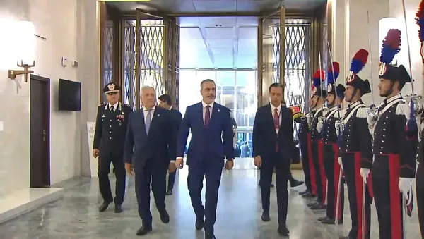 bakan-hakan-fidan-italyada-resmi-torenle-karsilandi-1690124100467.jpg Bakan Hakan Fidan İtalya'da resmi törenle karşılandı - 1