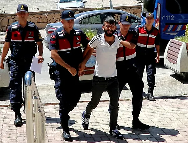 Babasının birlikte yaşadığı kadını öldüren cezaevi firarisinin pişkin tavırları - 1