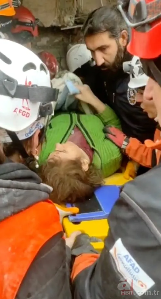 Depremden saatler sonra mucize kurtuluşlar! Umutlu bekleyişler sürüyor 20