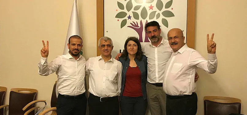 Vekilliği düşen HDP'li Ömer Faruk Gergerlioğlu Meclis'i neden terk etmiyor?
