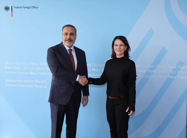 Bakan Fidan İrlandalı ve Alman mevkidaşı ile görüştü!