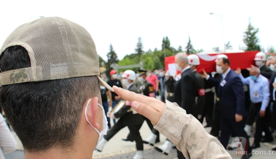 İdlib şehidi Teğmen Canbert Tatar, memleketi Elazığ’da son yolculuğuna uğurlandı 9