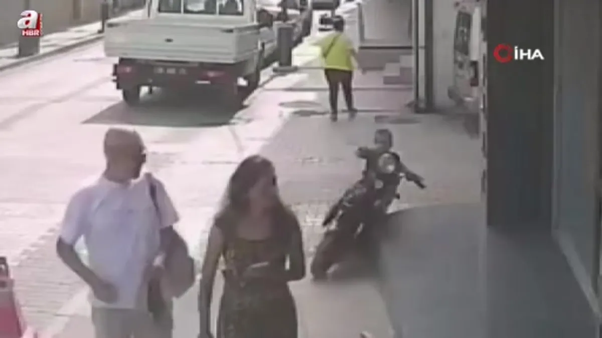 İzmir'de 3 yaşındaki Ömer Halis motosikletten böyle düştü