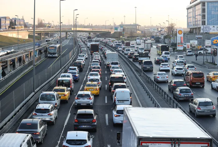 Son dakika: 56 saatlik kısıtlama sonrası İstanbul'da trafik yoğunluğu - 3