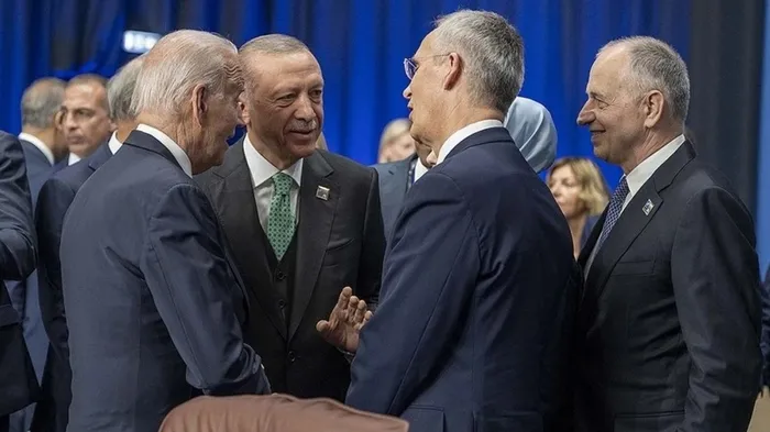 kuresel-barisa-baskan-erdogan-imzasi-yil-boyunca-bas-donduren-diplomasi-17-ulkeye-19-ziyaret-1735464654708.jpg Foto: AA