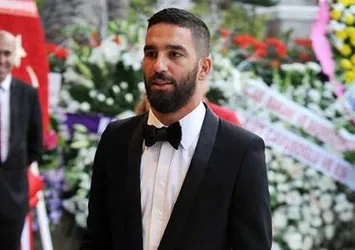 Arda Turan engelli çocukların umudu oldu