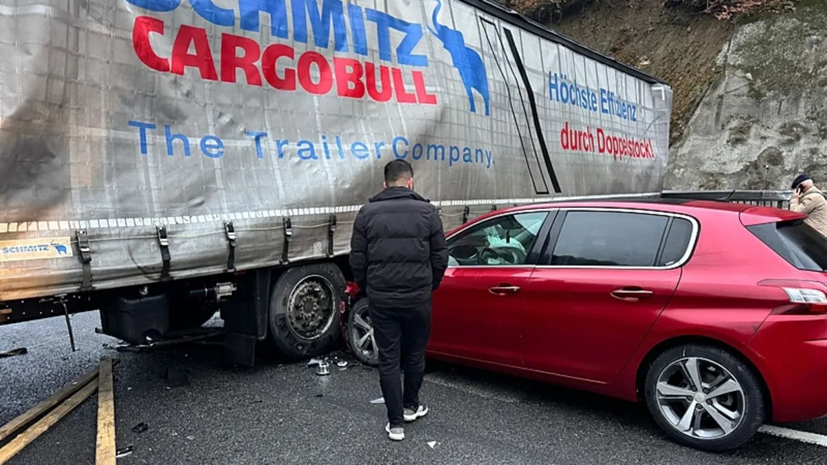 Bolu Dağı Tüneli çıkışında kaza! İstanbul yönü trafiğe kapatıldı