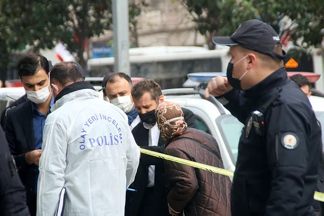 İstanbul’da 6'ncı kattan düşen kadın hayatını kaybetti! Oğlu fenalık geçirdi - 2