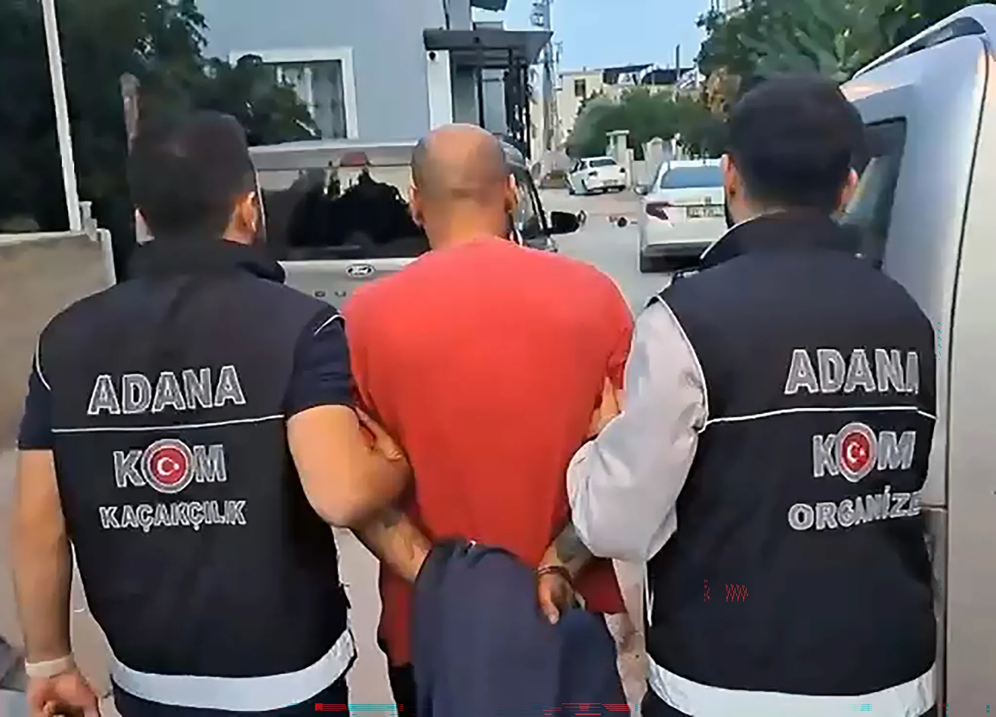 Adana merkezli 11 ilde Yıkamacılar suç örgütüne operasyon: 120 adreste 102 gözaltı