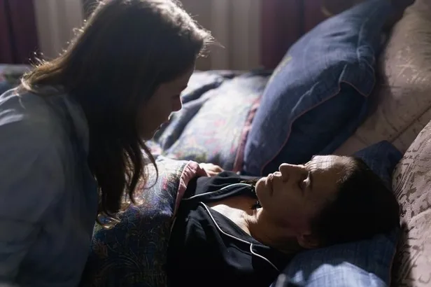 Camdaki Kız Feride öldü mü, diziden ayrılıyor mu? Nur Sürer Camdaki Kız dizisinden ayrılacak mı?