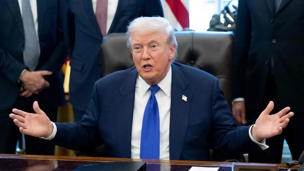 Washington-Tahran geriliminde yeni boyut! Trump’tan savaş sinyali: "İran'a giden büyük gemilerimiz var"