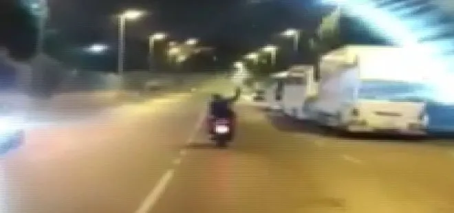 İstanbul’da trafikte motosikletle giderken havaya ateş açan iki şahıs yakalandı