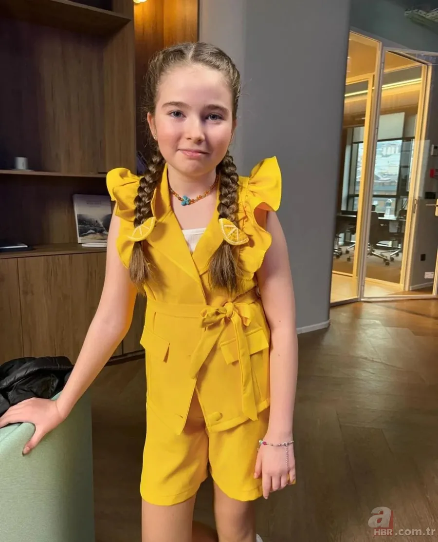 Çocuktan Al Haberi'nin Kutu Bebek Ebrar'ı büyüyünce çok değişti! Ebru Şahin'in minik partneriydi... 5