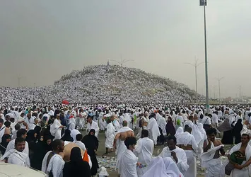 Hacı adayları Arafat'ta