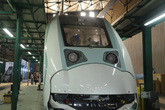 Son dakika: Türkiye’nin ilk yerli ve milli elektrikli treni raylara indi: İlk sürüşü Başkan Erdoğan yapacak! A Haber yerinde görüntüledi