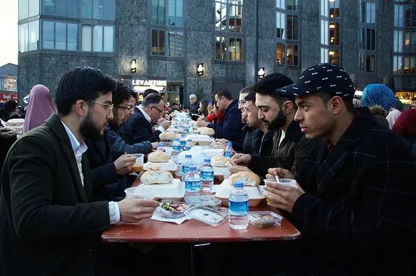 Hollanda Ramazan Bayram Namazi Saatleri 2019 Hollanda Bayram Vakitleri Guncel Turkinfo