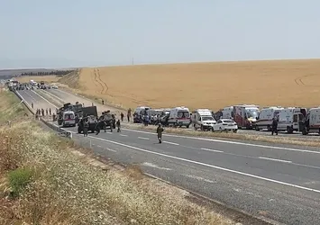 Diyarbakır'da askeri araca saldırı: 8 asker yaralı