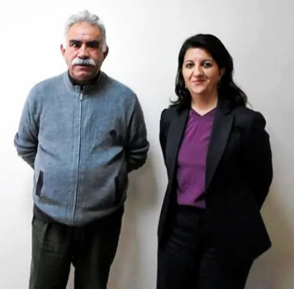 hdp-mitinginde-terorist-basina-ozgurluk-naralari-1659895834737.jpg HDP mitinginde terörist başına 'özgürlük' naraları - 1