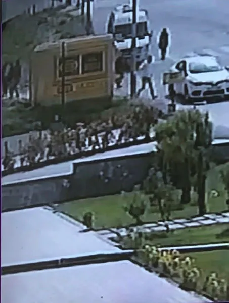 İstanbul’da film sahnelerini aratmayan dehşet anları güvenlik kamerasında - 1