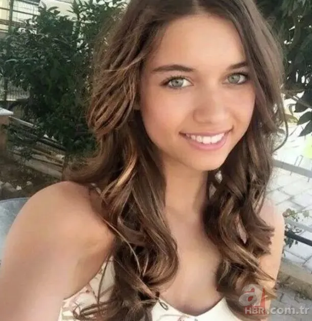 Yalı Çapkını Seyran ünlü olmadan önce bambaşkaymış! Estetikli diyenler haklı çıktı! İşte Afra Saraçoğlu'nun eski hali... 15