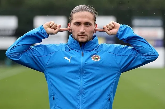 Fenerbahçe’de büyük kıyım! Mourinho 6 ismin biletini kesti