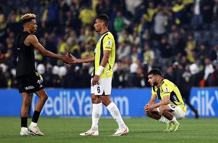 1746432058734.jpg Fenerbahçe-Beşiktaş derbisini köşe yazarları yorumladı: Mourinho Fenerbahçe tarihinin en rezil hocası - 1