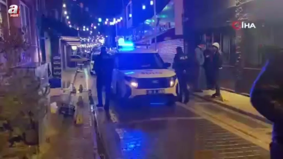 Barlar Sokağı’nda bıçaklı kavga: 1 yaralı