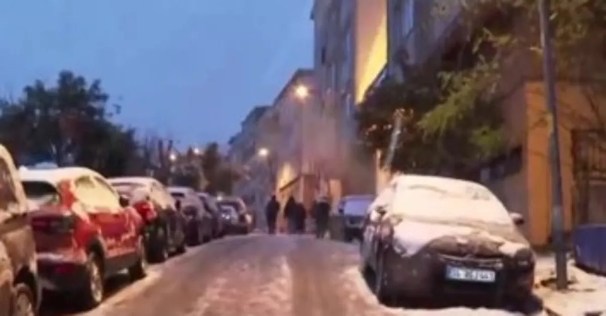 İstanbul'a kar yeniden geldi