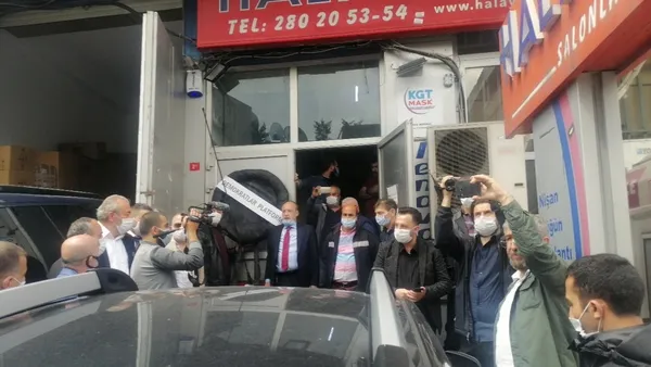 Merdan Yanardağ Adnan Menderes’e iftira atmıştı! Demokratlar Platformundan TELE1 Televizyonu önünde protesto